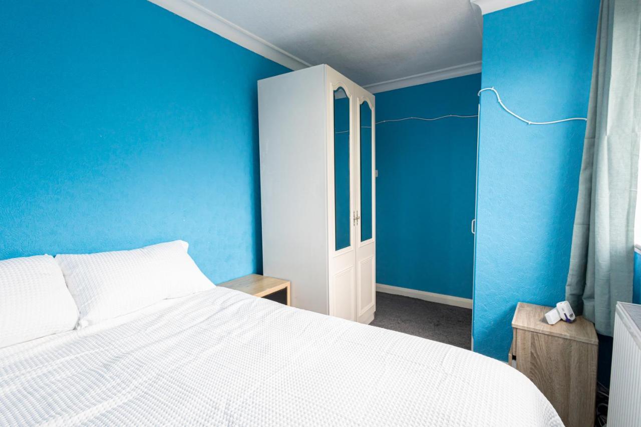 M9 Guest House Манчестър Екстериор снимка