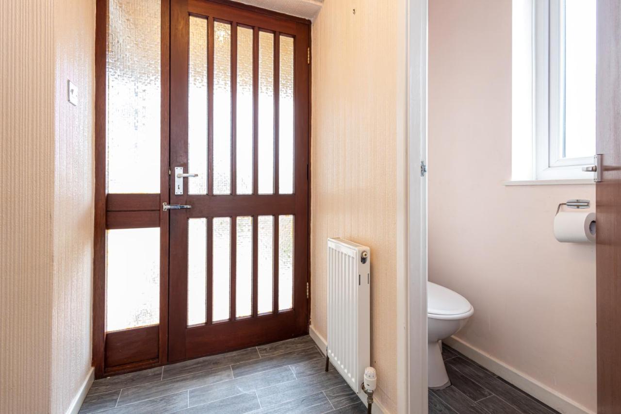 M9 Guest House Манчестър Екстериор снимка