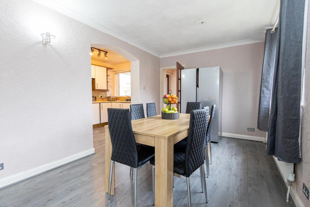 M9 Guest House Манчестър Екстериор снимка