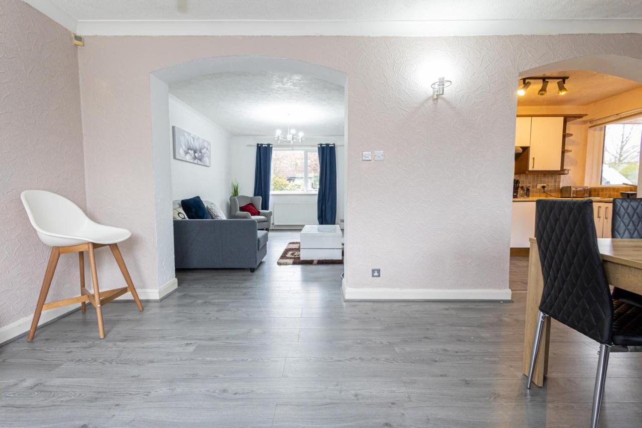 M9 Guest House Манчестър Екстериор снимка