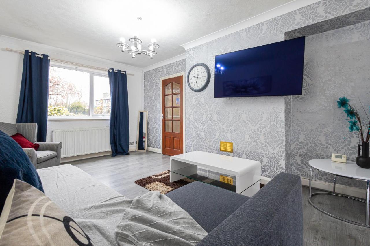 M9 Guest House Манчестър Екстериор снимка